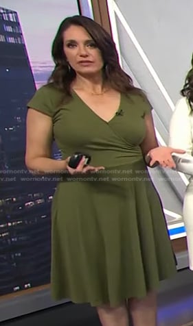 Maria's green surplice short sleeve dress on Today