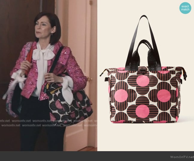 Orla Kiely Axis Tote – Striped Flower Azalea worn by Elsbeth Tascioni (Carrie Preston) on Elsbeth