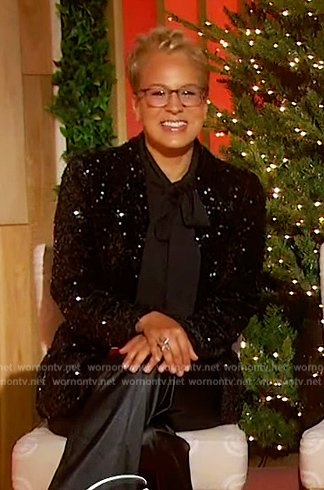 Rachel Boesing's black tie neck blouse and jacket on Sherri