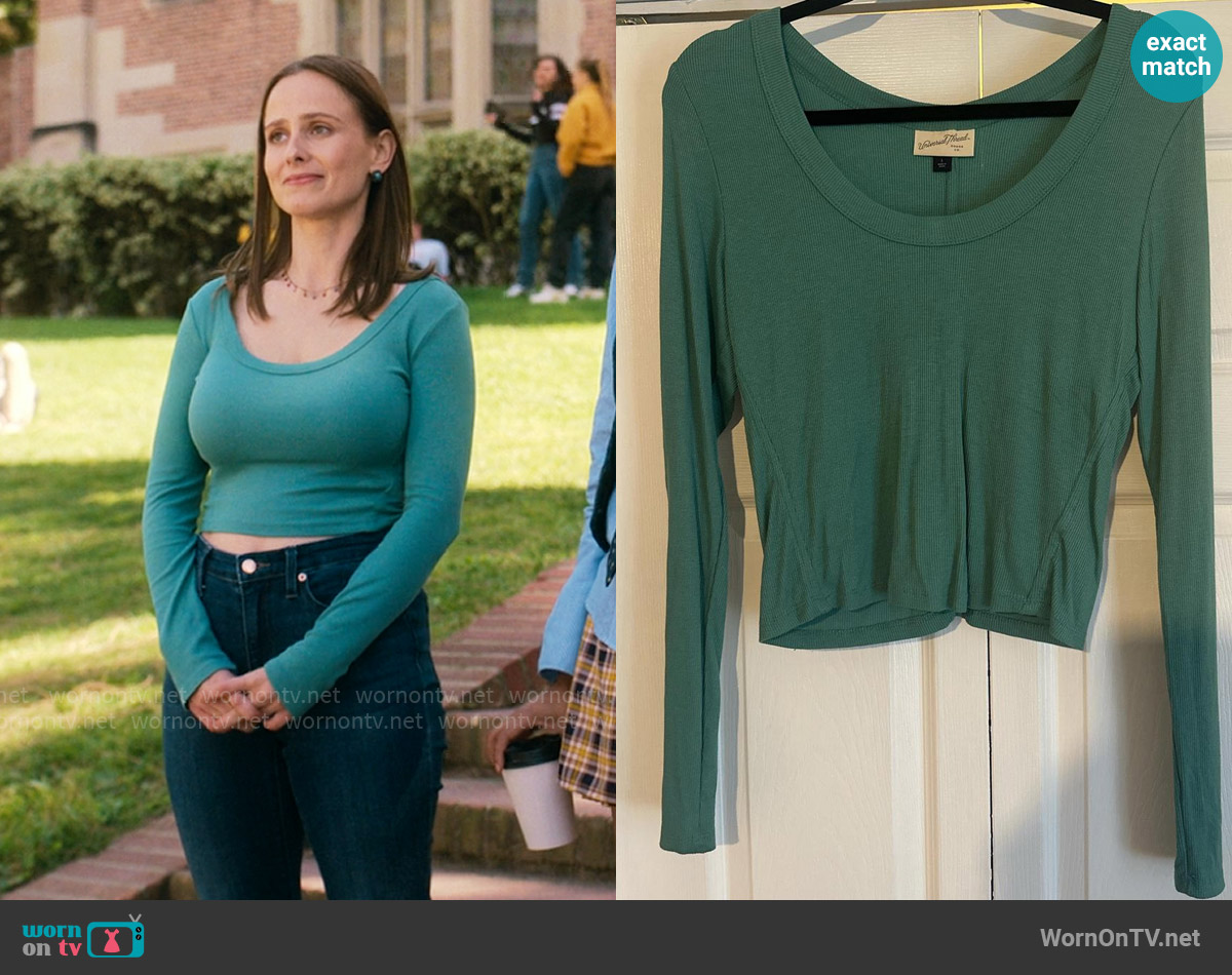 Universale Thread at Target Rib Knit Tee worn by Kimberly Finkle (Pauline Chalamet) on The Sex Lives of College Girls