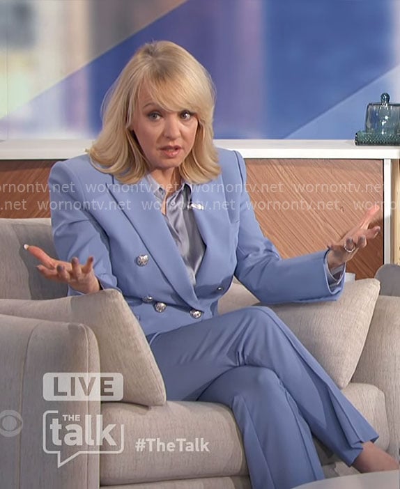 Wendi McLendon-Covey's blue suit on The Talk