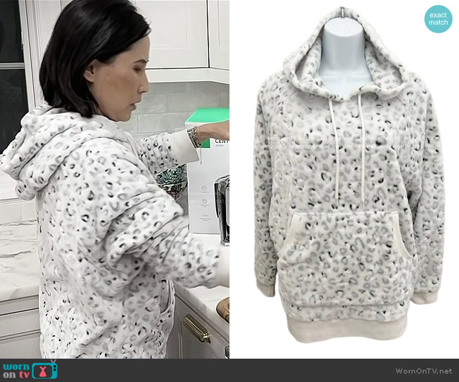 Gilly Hicks by Hollister Leopard Hoodie Pullover worn by Vicky Nguyen on Today