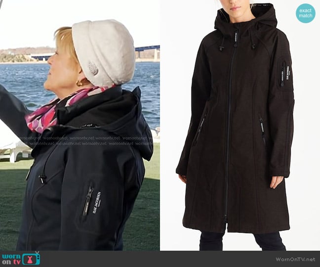 Ilse Jacobsen Regular Fit Hooded Raincoat in Black worn by Anne Thompson on Today