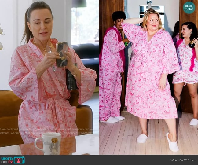 Printfresh x Sean Taylor Girls' Trip Toile Robe in Rose worn by Kyle Richards on The Real Housewives of Beverly Hills