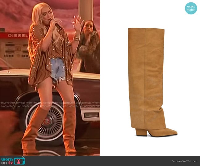 Gwen’s tan boots on The Voice