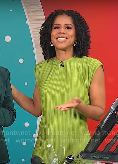 Adriana Diaz’s long green dress on CBS Mornings