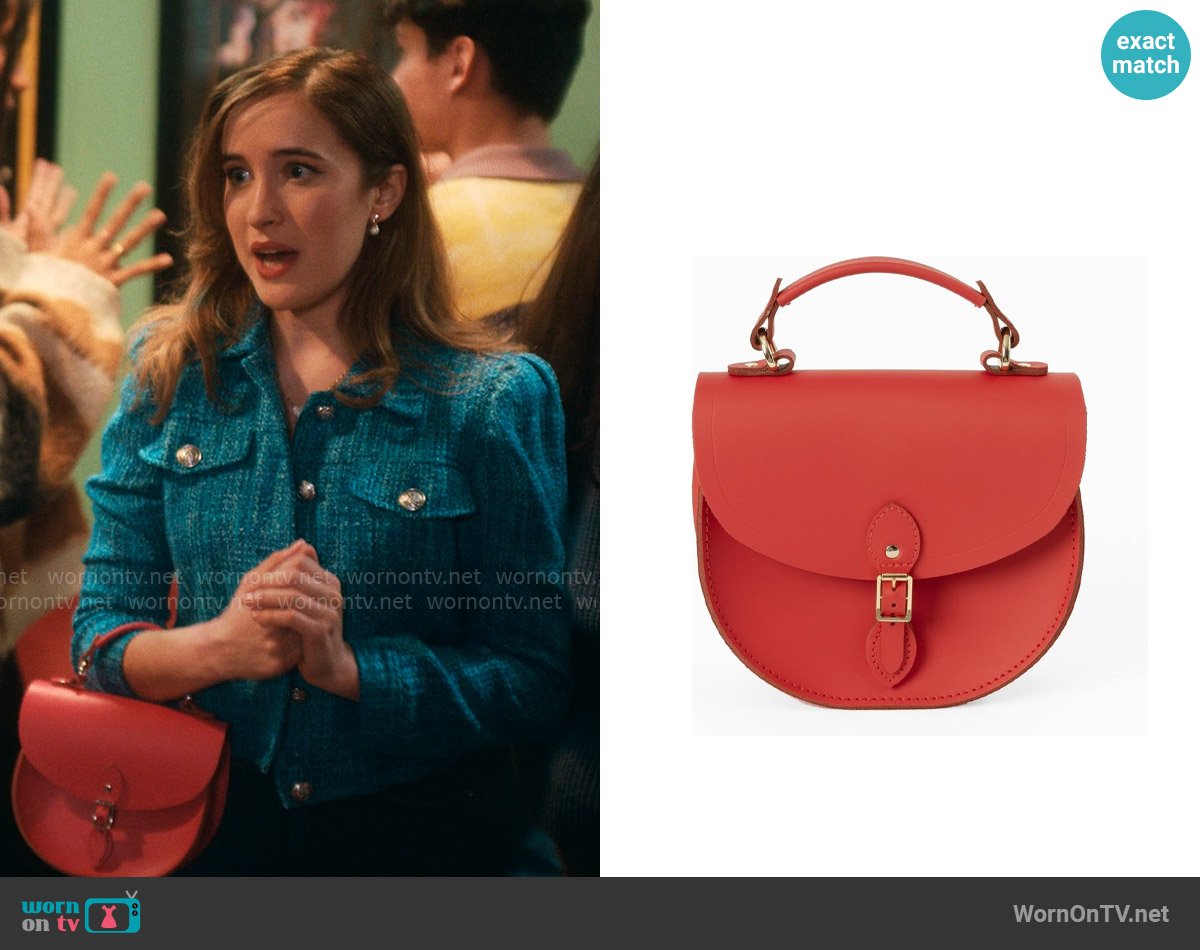 The Cambridge Satchel Co Isla Bag in Red worn by Kacey (Gracie Lawrence) on The Sex Lives of College Girls