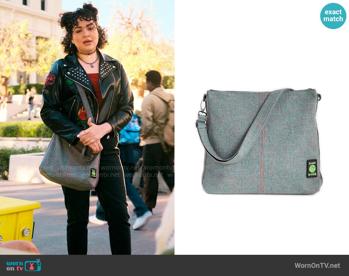 Dime Bags Urban Tote worn by Lila Flores (Ilia Isorelýs Paulino) on The Sex Lives of College Girls