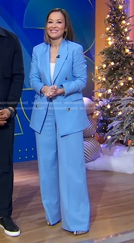 Eva’s blue blazer and wide-leg pant suit on Good Morning America