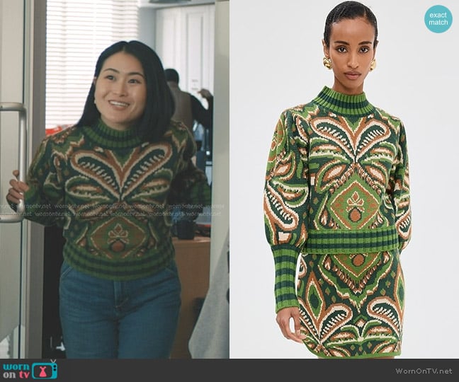 Gia’s green print sweater on Elsbeth