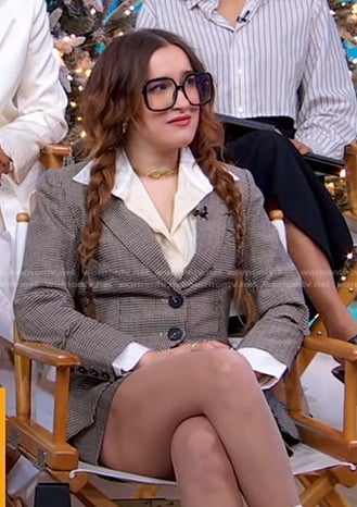 Gracie Lawrence’s brown blazer and mini skirt on Good Morning America