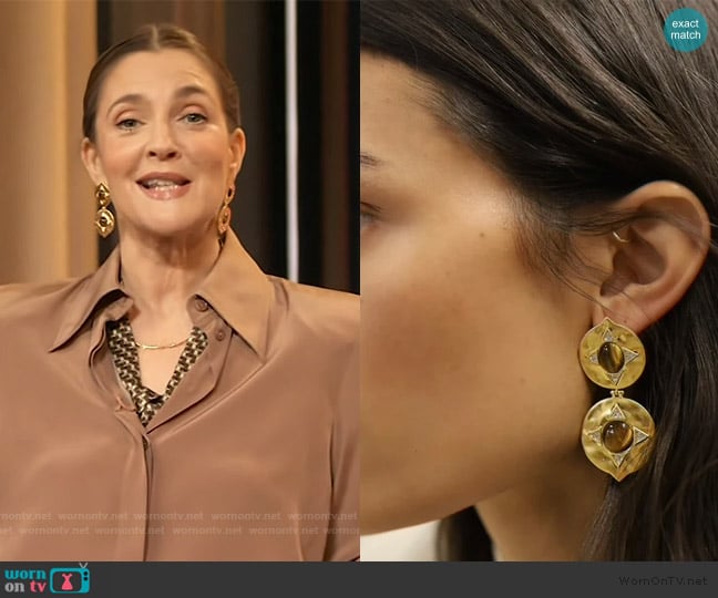 House of Harlow Tigers Eye Coin Earrings worn by Drew Barrymore on The Drew Barrymore Show