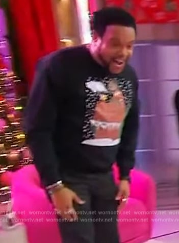 Jawn's Snoop Dog Christmas sweatshirt on Sherri