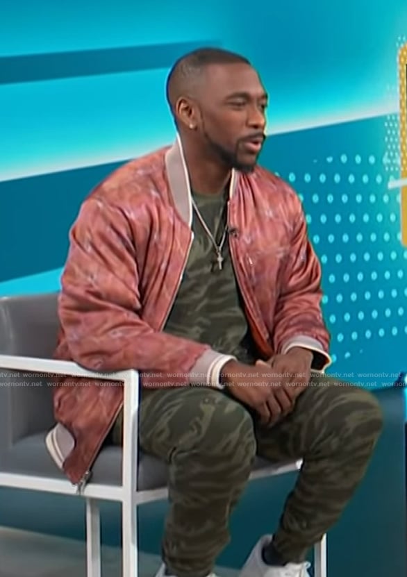 Jay Pharoah's printed bomber jacket on Access Hollywood