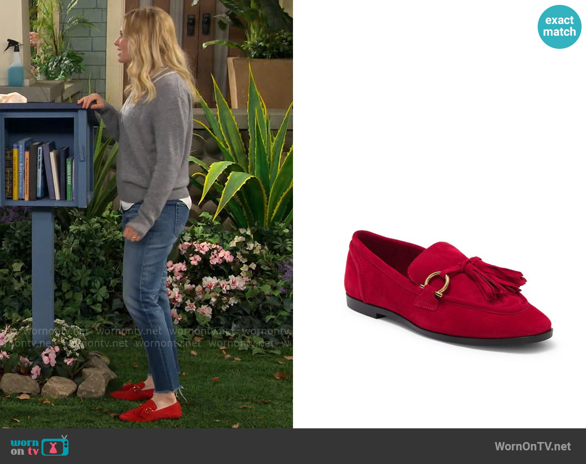 Jeffrey Campbell Velvit-t Loafer In Red Suede worn by Gemma (Beth Behrs) on The Neighborhood