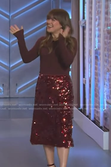 Kelly's red sequin skirt on The Kelly Clarkson Show