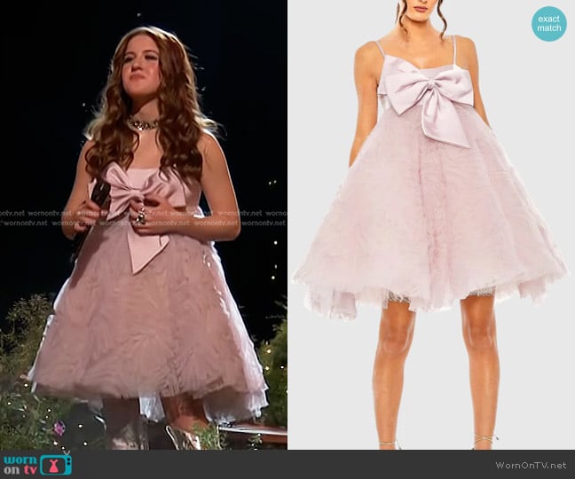 Sydney Sterlace’s pink bow tulle dress on The Voice