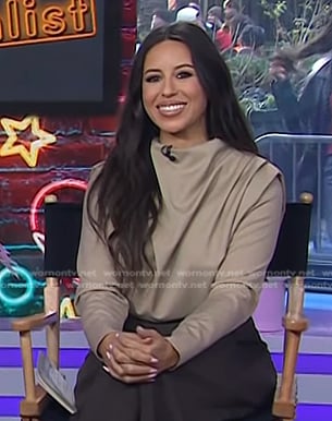 Naz Perez’s beige pleated top on Today