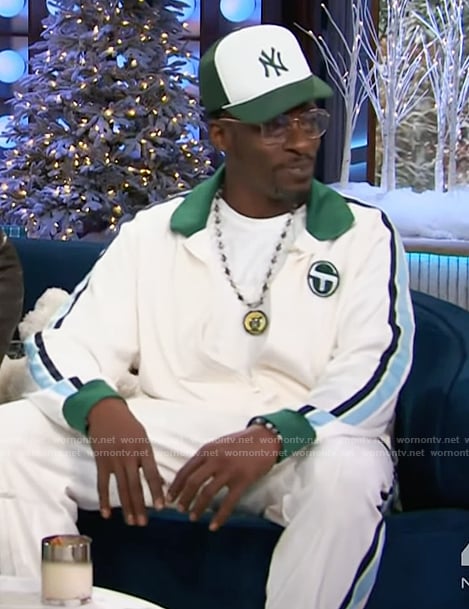 Pete Rock’s white track jacket and pants on The Kelly Clarkson Show