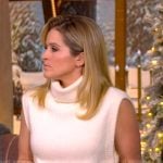 Sara’s white turtleneck knit top on The View