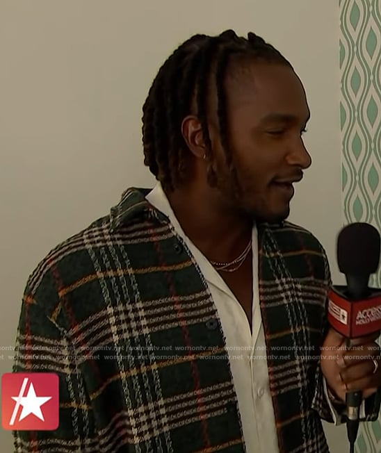 Scott's green plaid jacket on Access Hollywood