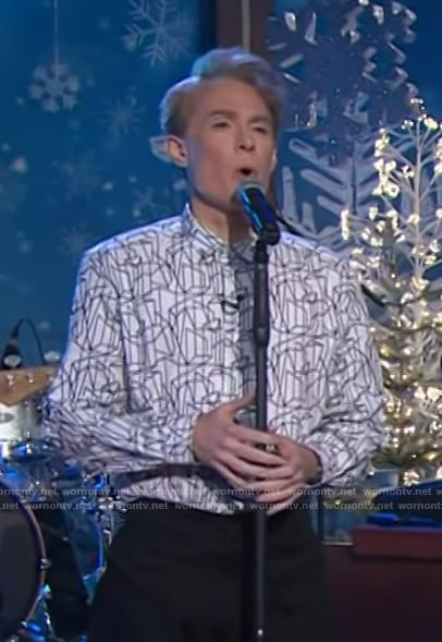 Clay Aiken's abstract print shirt on The Kelly Clarkson Show