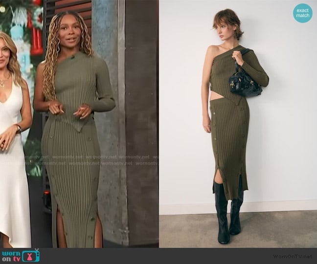 Zuri’s green ribbed skirt on Access Hollywood