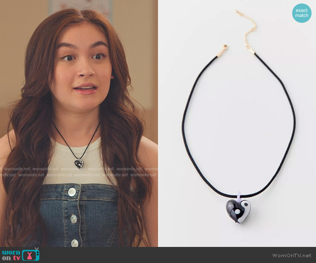 Urban Outfitters Glass Yin Yang Heart Corded Necklace worn by Katherine Song-Covey (Anna Cathcart) on XO Kitty