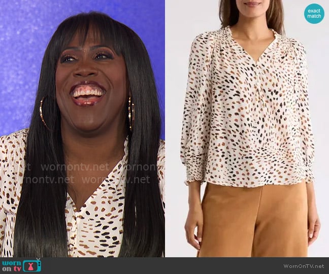 T Tahari Smocked Button-Up Shirt in White Ground Neutral Print worn by  Sheryl Underwood on Hollywood Squares