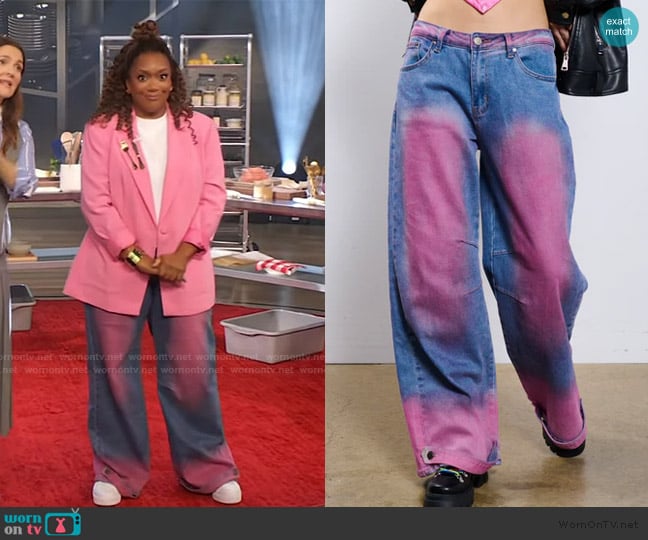 Sunny Anderson’s tie dye denim jeans on The Drew Barrymore Show