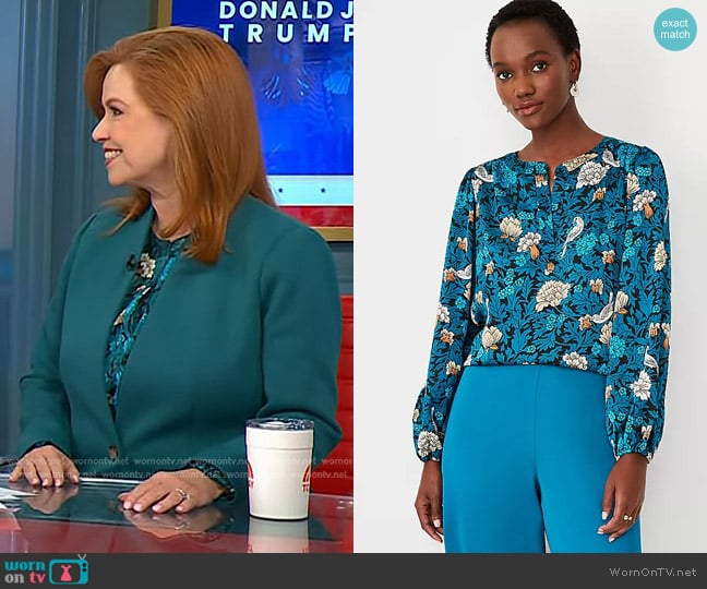 Ann Taylor Floral Split Neck Popover worn by Kelly O’Donnell on Today