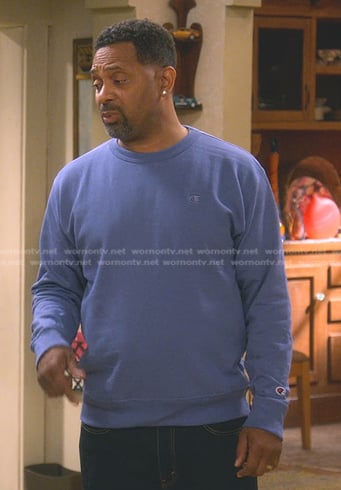 Bennie's blue sweatshirt on The Upshaws