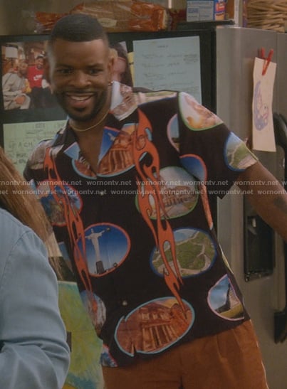 Bernard's black printed shirt on The Upshaws