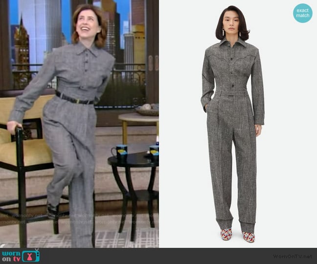 Fernanda Torres’s gray pants on Live with Kelly