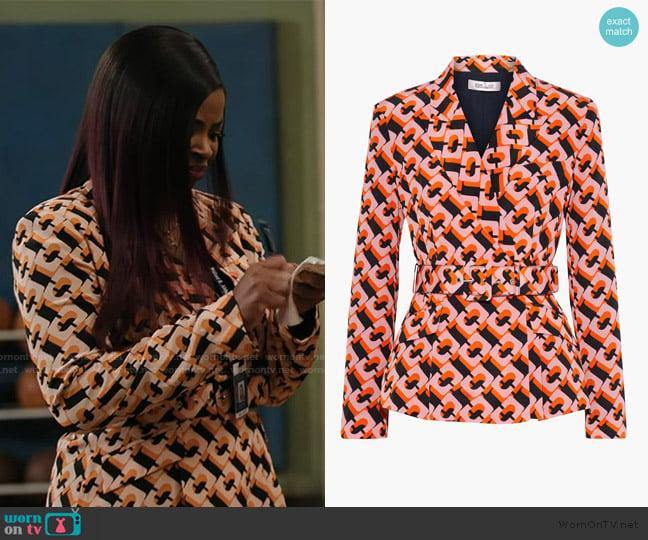 Diane Von Furstenberg Halima belted printed silk crepe de chine blazer worn by Ava Coleman (Janelle James) on Abbott Elementary