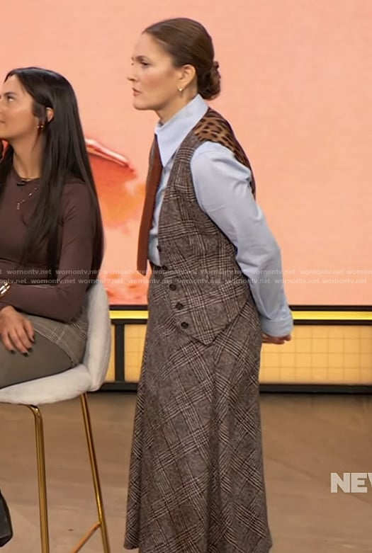 Drew’s gray plaid vest and skirt on The Drew Barrymore Show