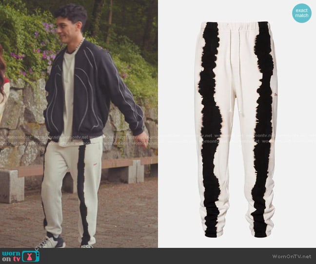 Elwood White Widow Sweatpants worn by Quincy Shabazian (Anthony Keyvan) on XO Kitty