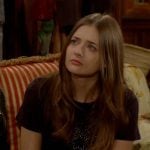 Faith’s rhinestone star t-shirt on The Young and the Restless