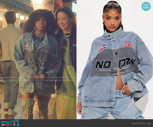 Julianna’s oversized denim jacket on XO Kitty