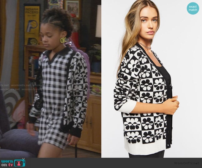 Forever 21 Checkered Floral Cardigan Sweater worn by Maya Upshaw (Journey Christine) on The Upshaws