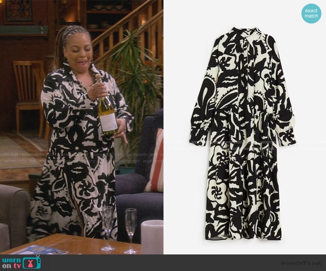 H&M Viscose Shirt Dress worn by Regina Upshaw (Kim Fields) on The Upshaws