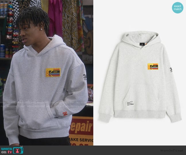 H&M Oversized Printed Hoodie worn by Kelvin (Diamond Lyons) on The Upshaws