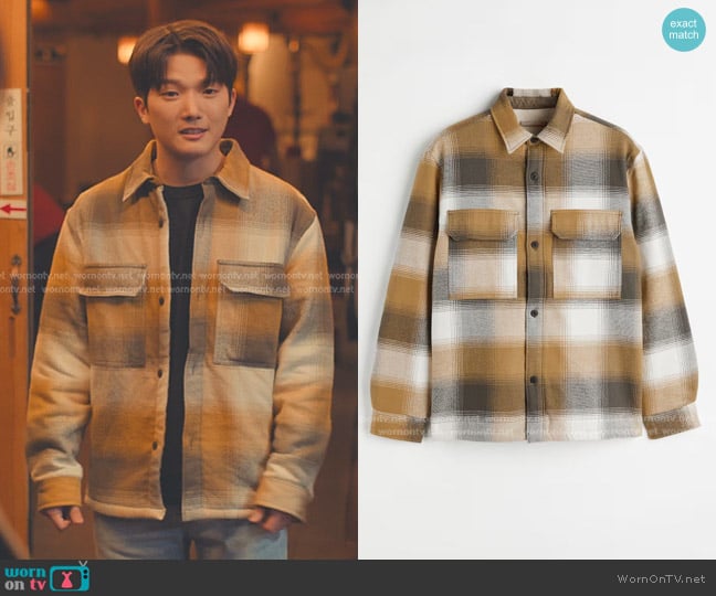 H&M Regular Fit Teddy-lined Overshirt worn by Dae Heon Kim (Choi Min-yeong) on XO Kitty