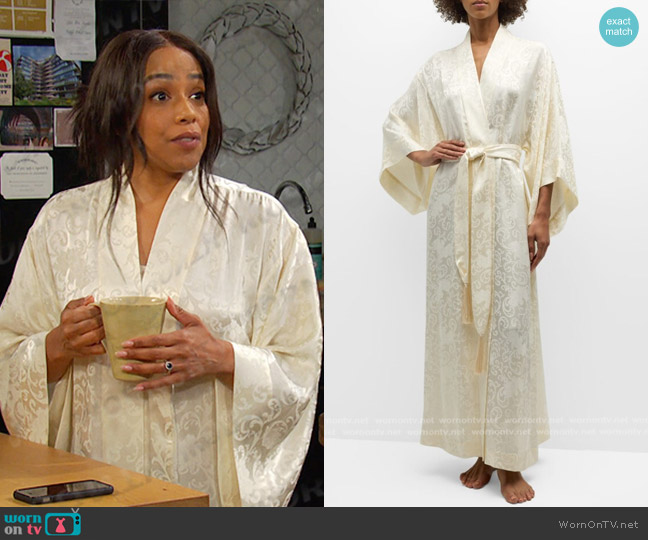 Josie Natori Ines Long Floral Jacquard Robe worn by Jada Hunter (Elia Cantu) on Days of our Lives