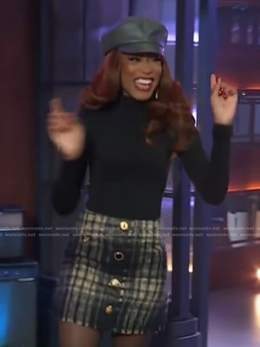 Keke's plaid mini skirt on The Kelly Clarkson Show