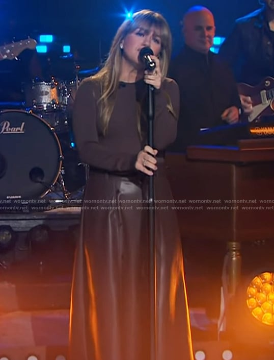 Kelly's brown mixed media leather dress on The Kelly Clarkson Show