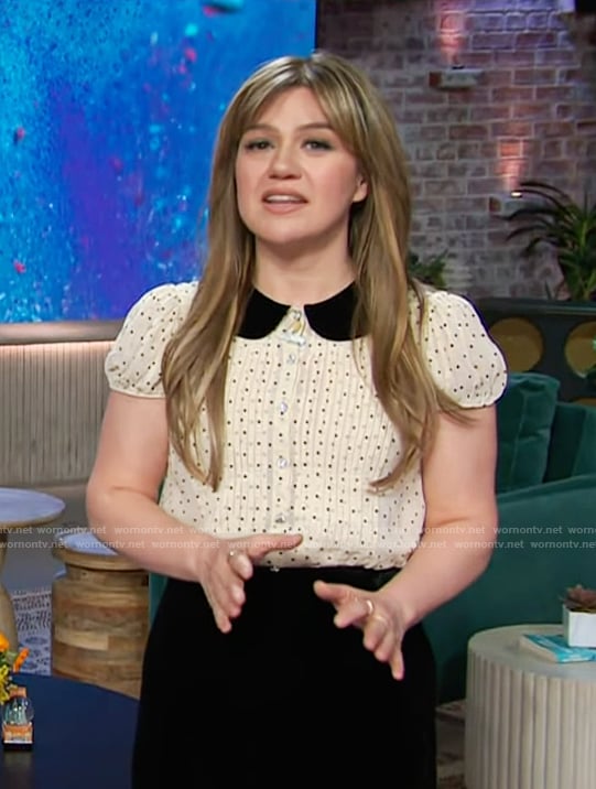 Kelly's polka dot top with contrast collar on The Kelly Clarkson Show