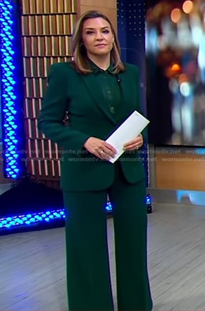 Mary’s green blazer and pant suit on Good Morning America