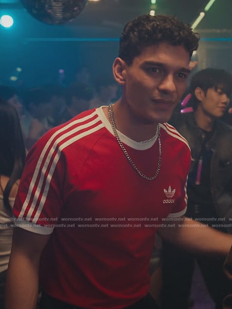 Q's red Adidas tee on XO Kitty