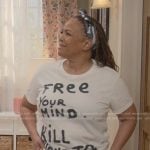 Regina’s free your mind print tee on The Upshaws